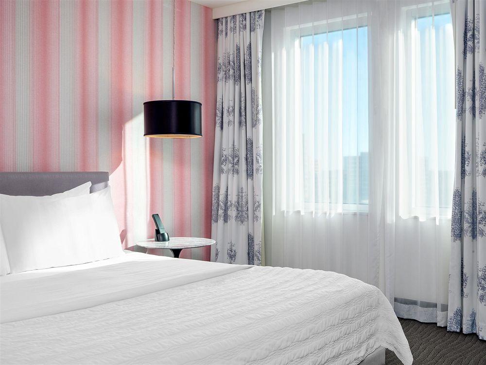 Hotel Le Meridien By The Galleria