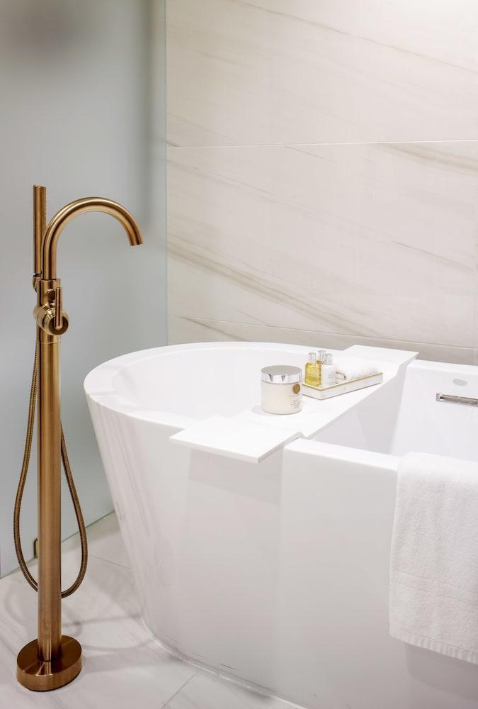 Crescent Court Hotel 5*