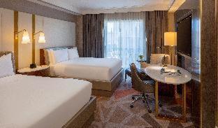 Crescent Court 5*