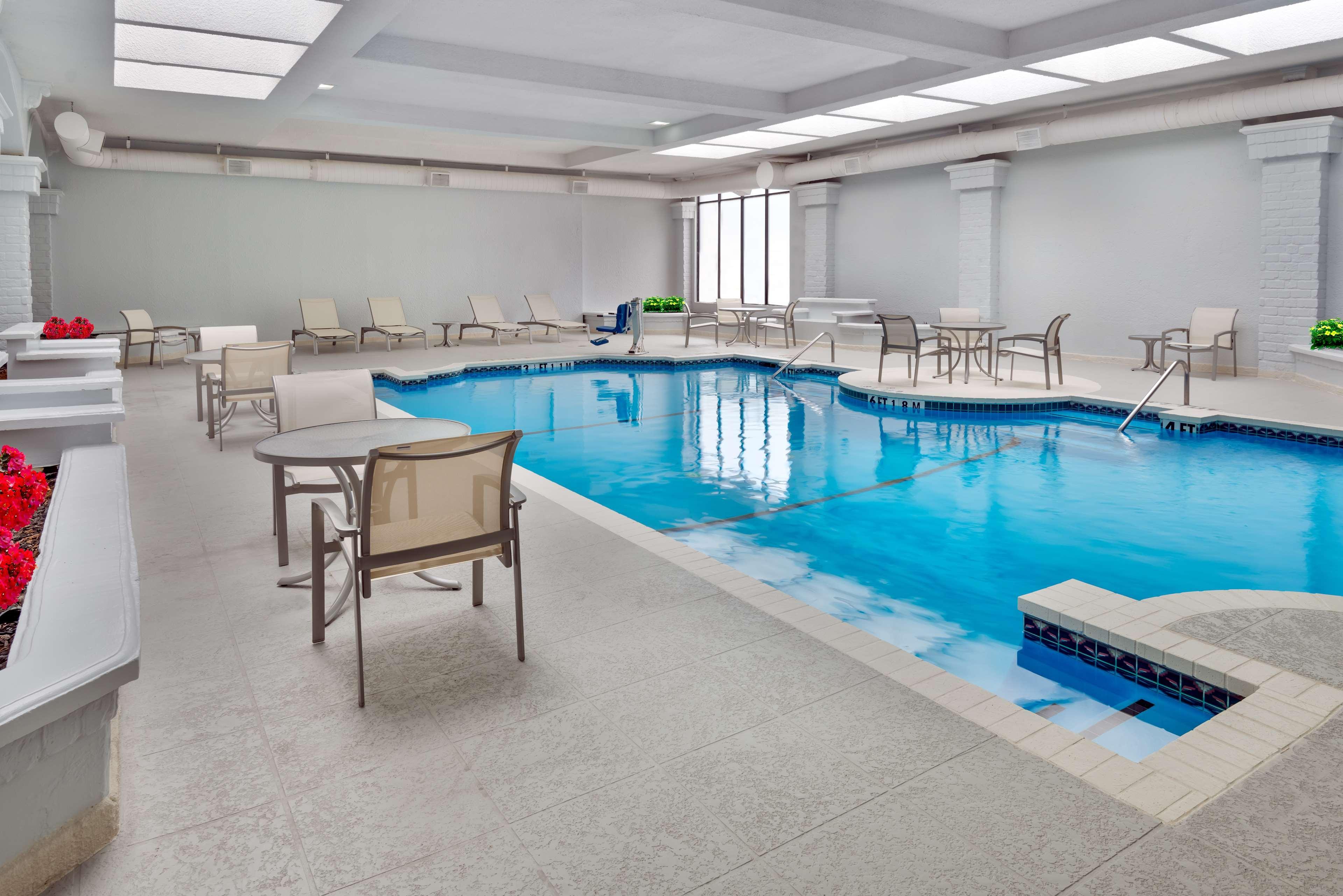 Embassy - Park Area Hotel