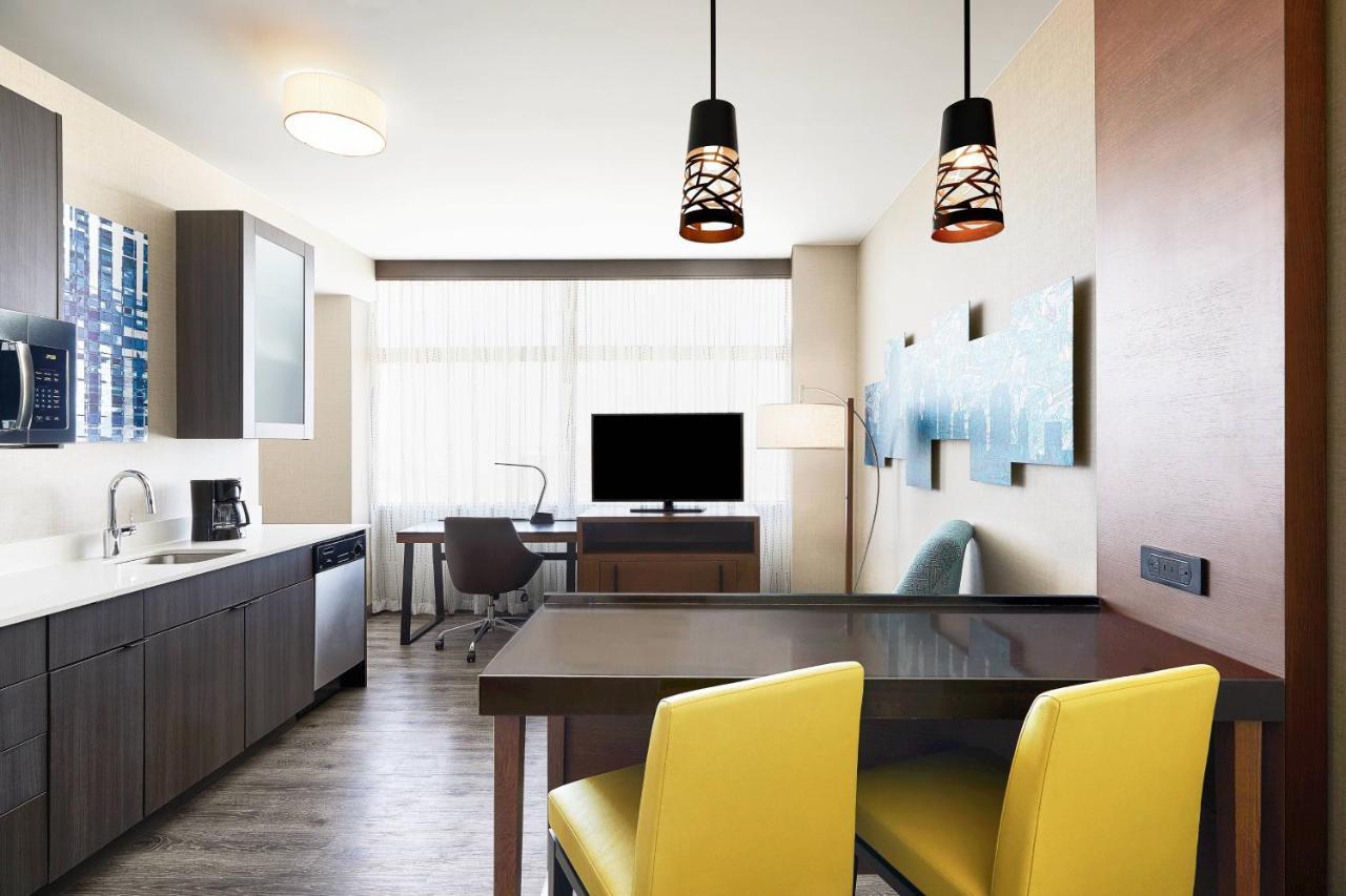 By Marriott Downtown 3* Dallas