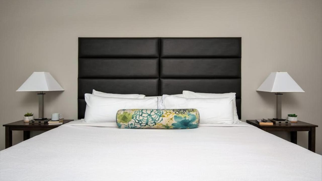 Bold Cozysuites With Gym, Roof #7 *