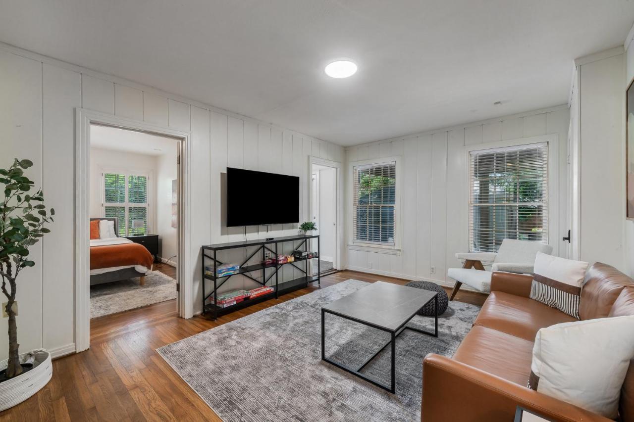 Sunset House - Luxury Pool And Hot Tub Retreat * Dallas