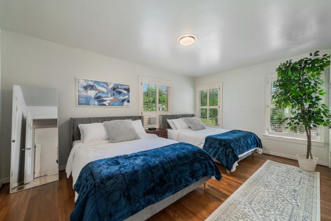 Sunset House - Luxury Pool And Hot Tub Retreat * Dallas
