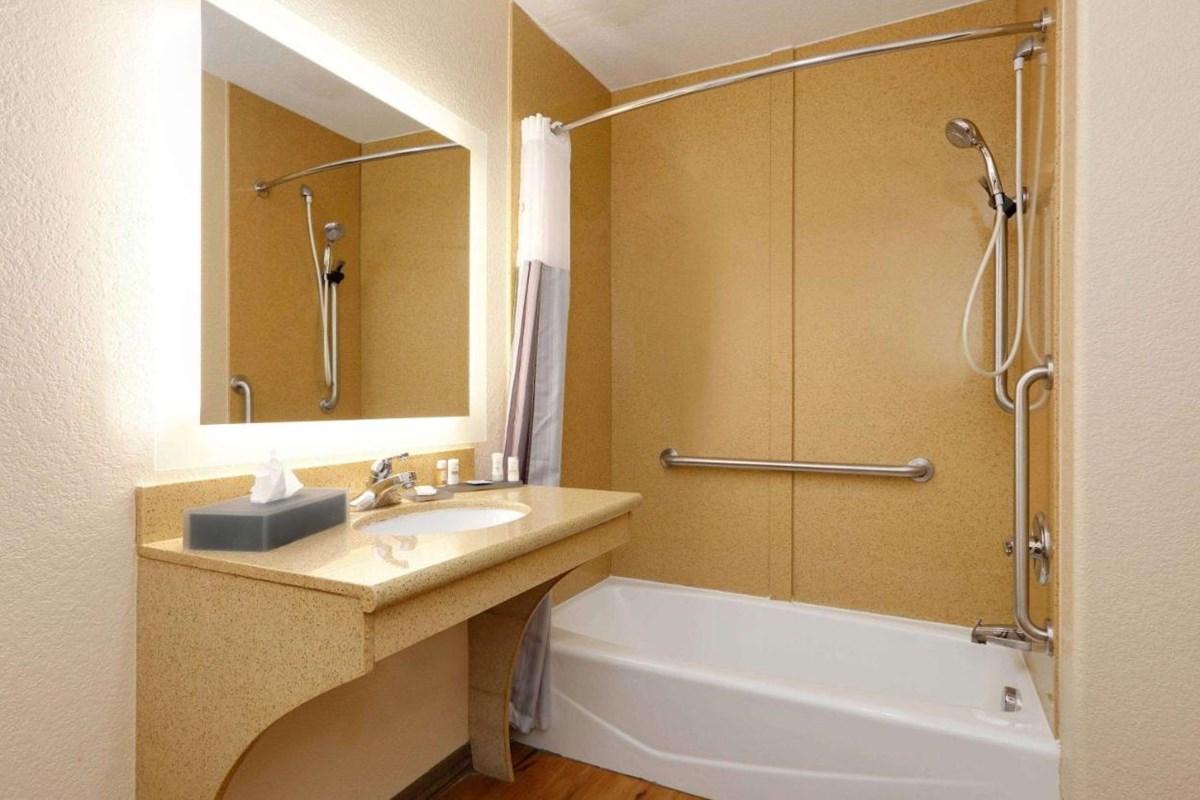 La Quinta By Wyndham - Richardson Hotel Dallas
