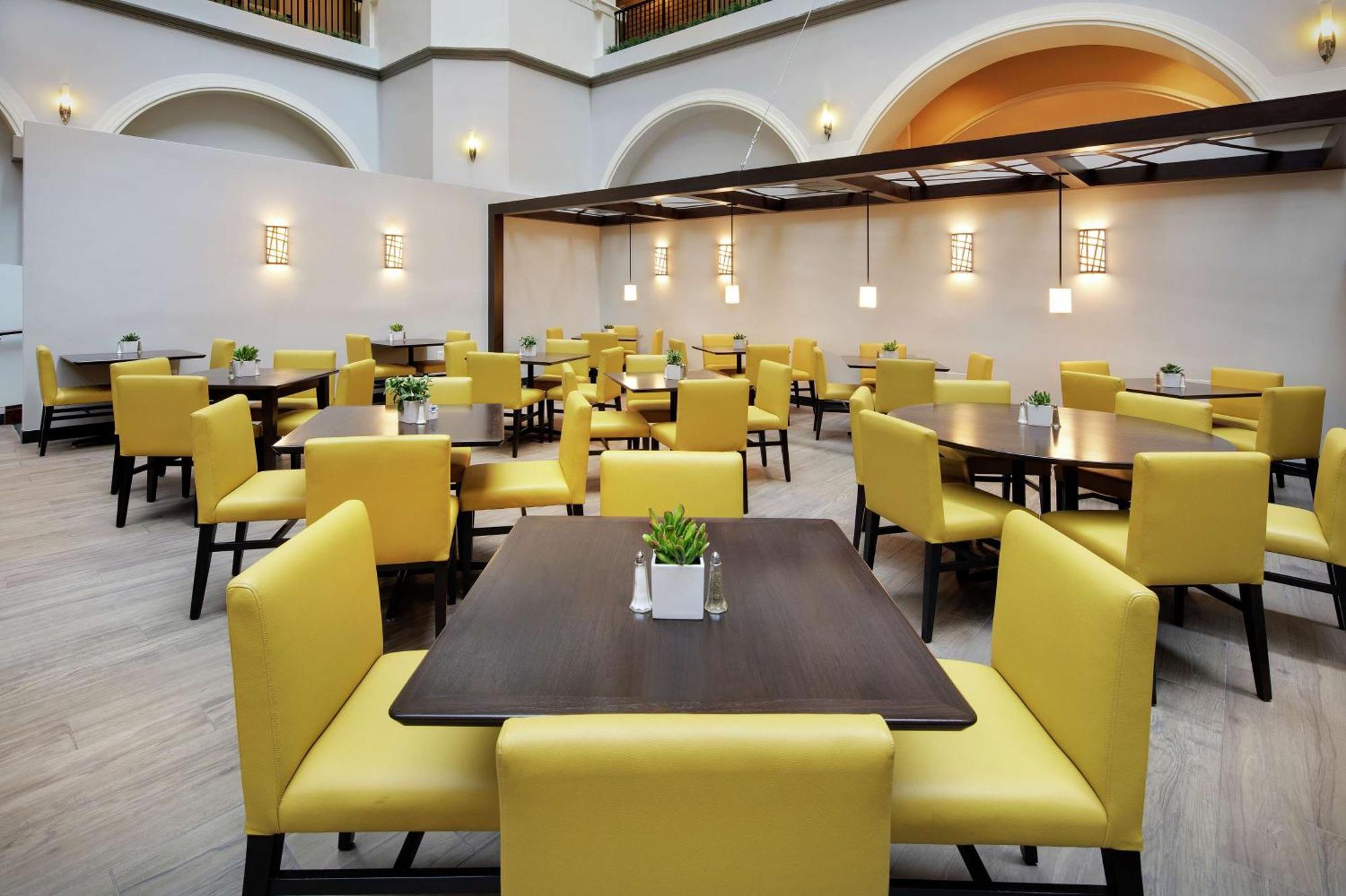 Embassy - Park Area 3* Dallas