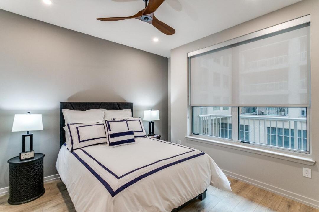 Apartment Breathtaking High-rise On Mckinney Ave *