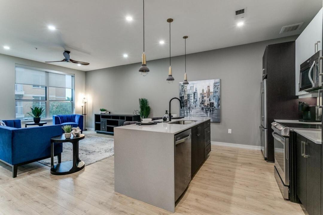 Breathtaking High-rise On Mckinney Ave