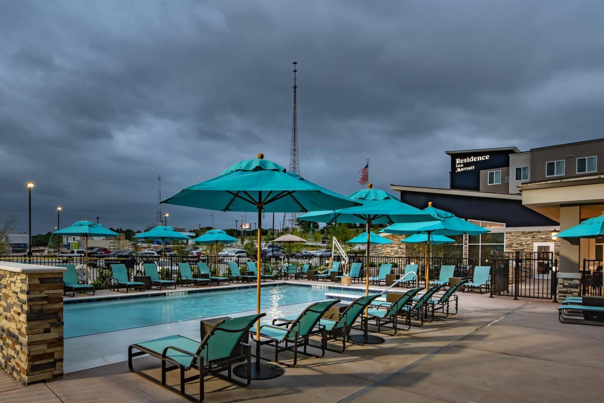 Hotel By Marriott At The Canyon Dallas