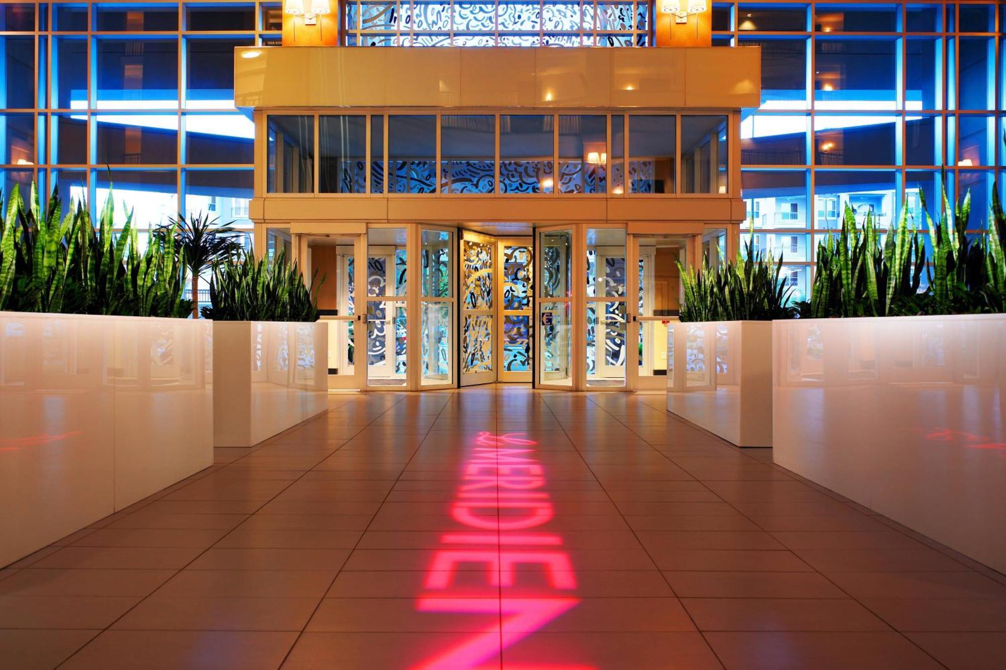 Le Meridien By The Galleria 4*