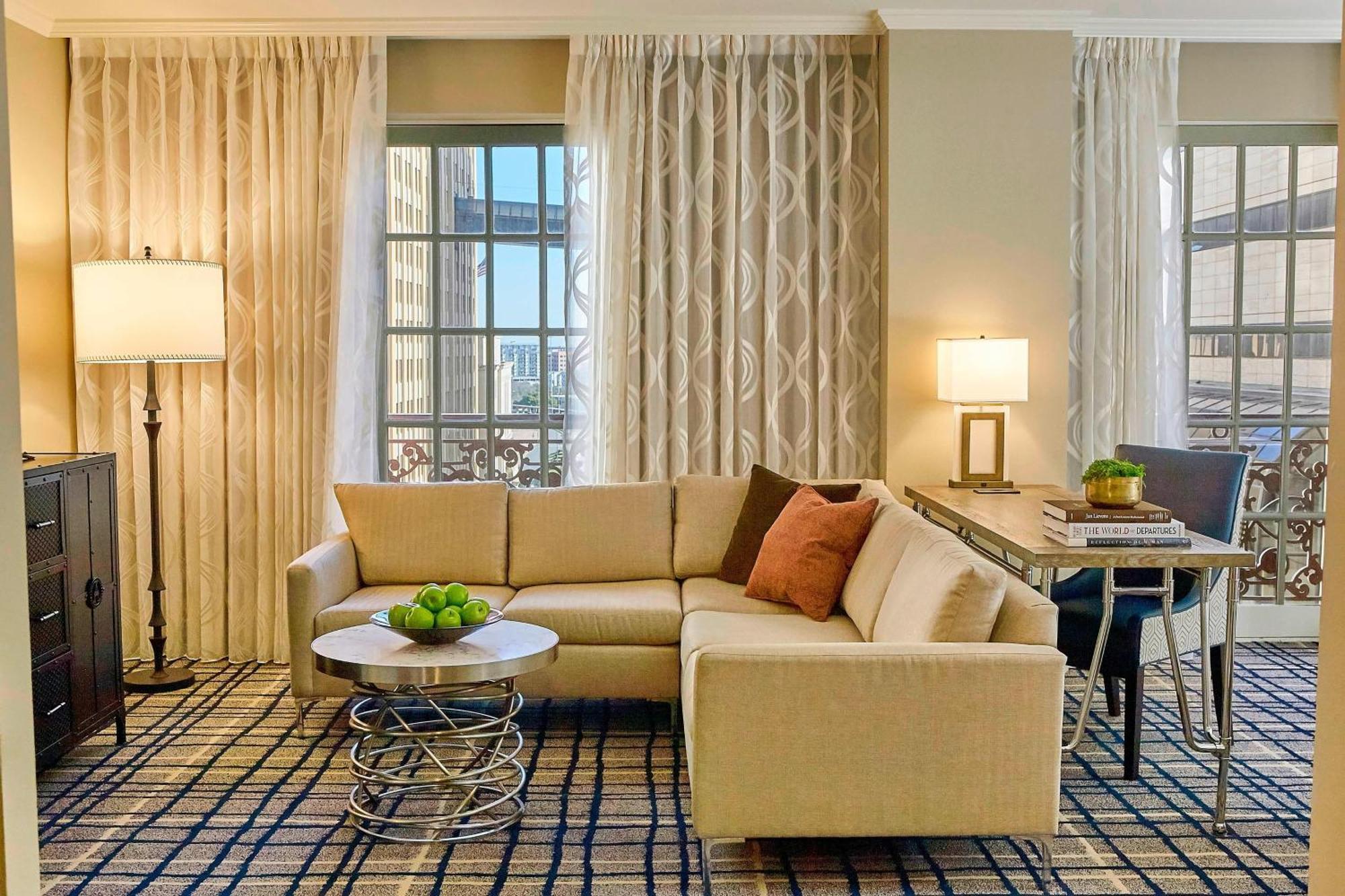 Hotel The Adolphus, Autograph Collection