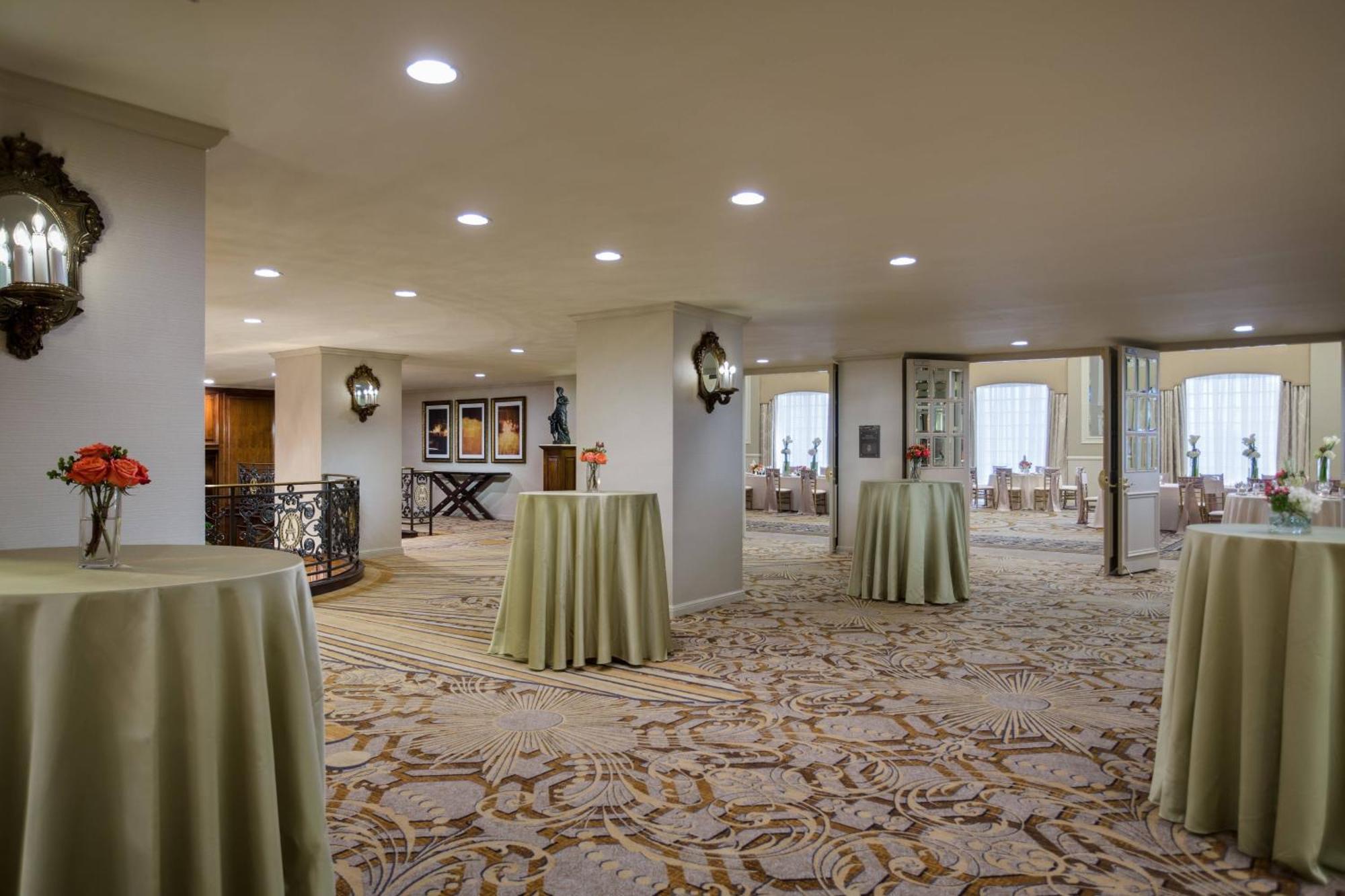 The Adolphus, Autograph Collection Hotel 5*