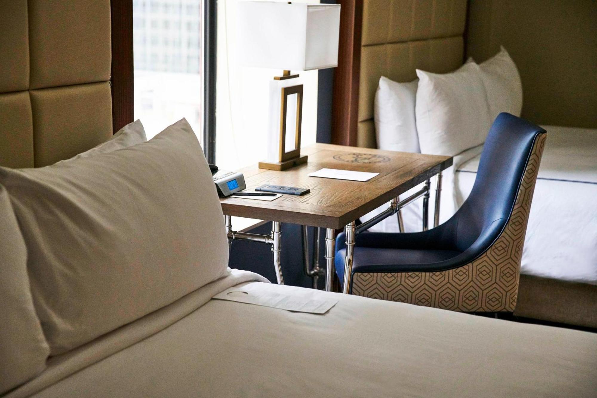 The Adolphus, Autograph Collection 5*