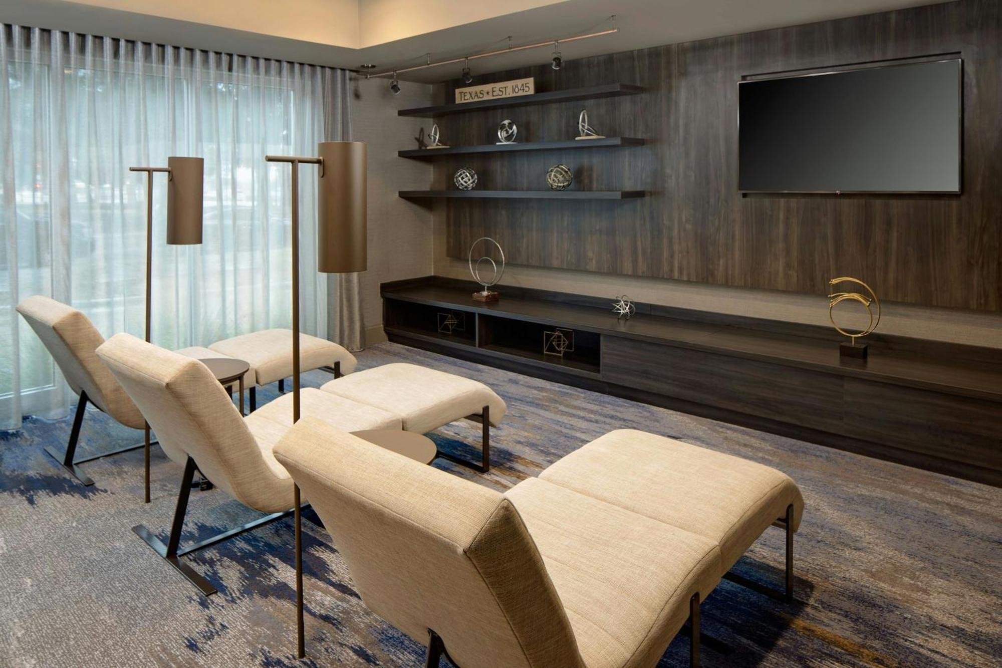 Courtyard By Marriott Downtown/reunion District 3*