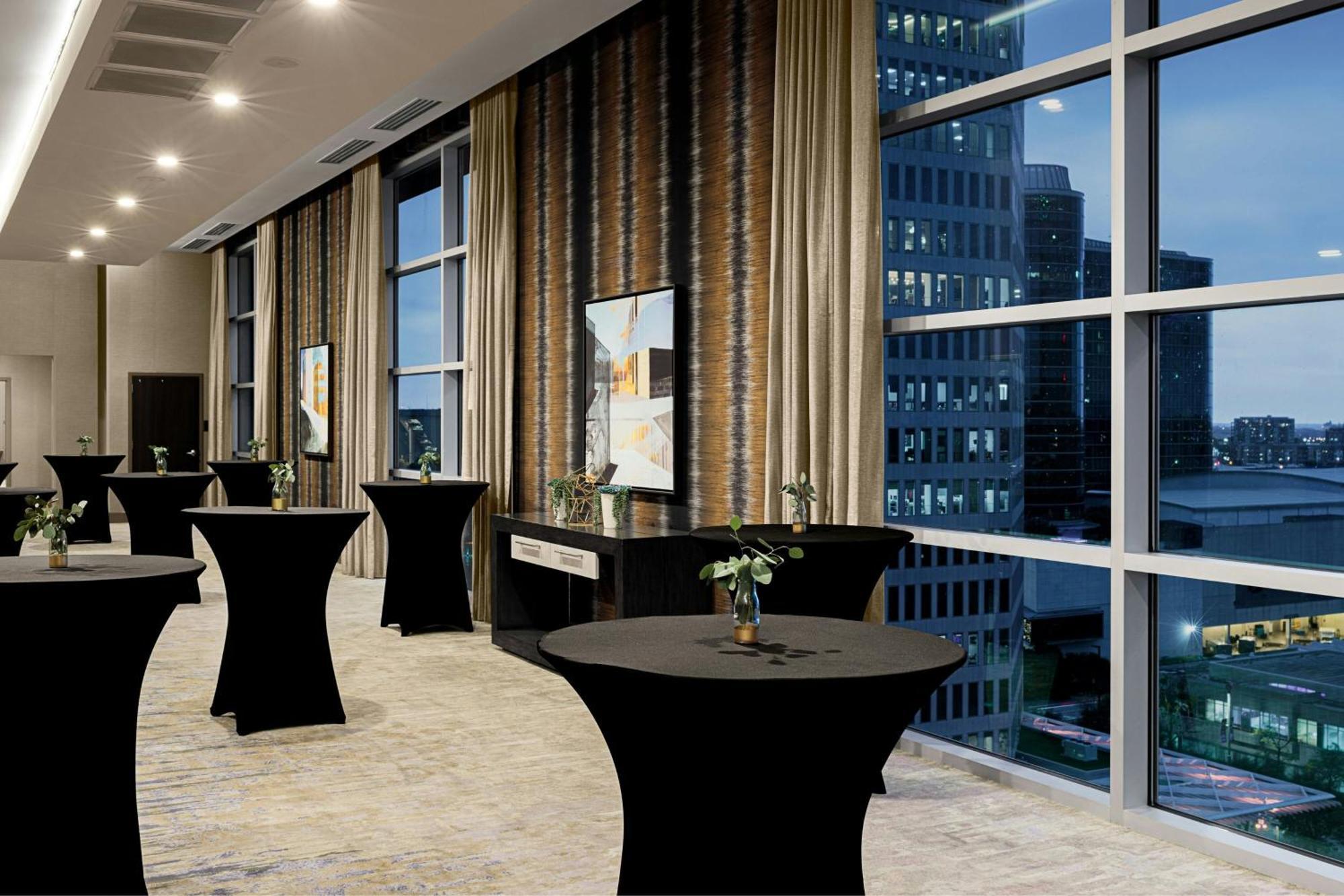Courtyard By Marriott Downtown/reunion District 3*