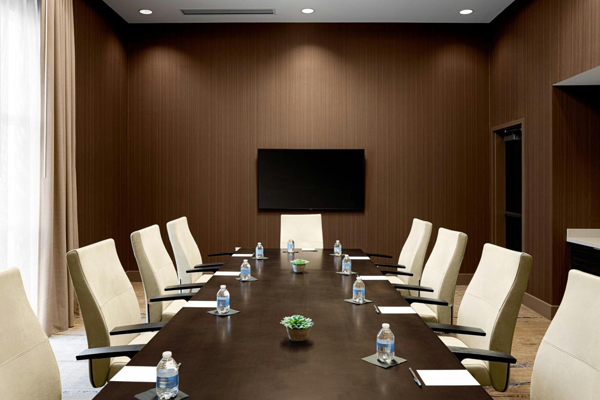 Courtyard By Marriott Downtown/reunion District Dallas