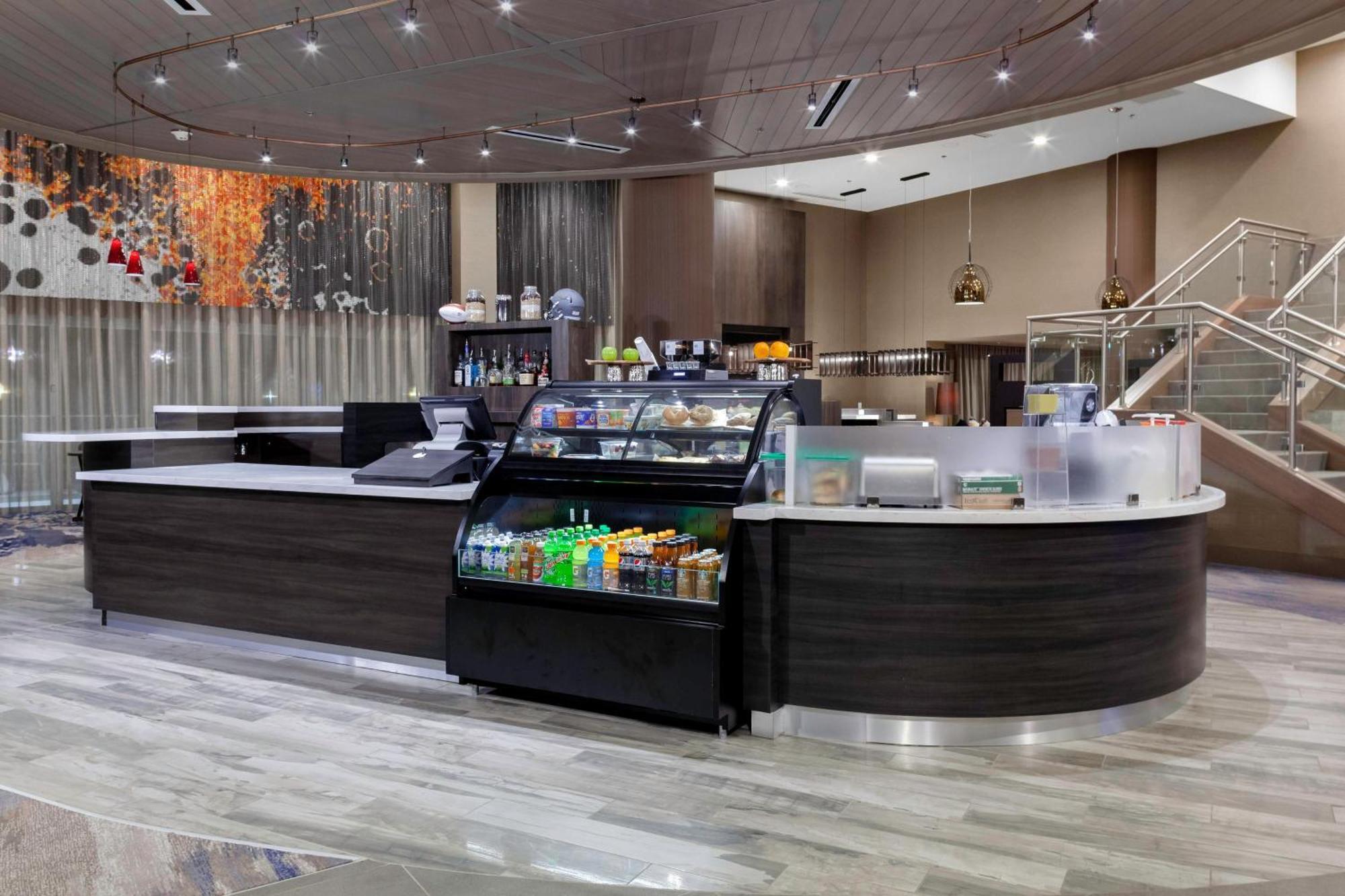 Courtyard By Marriott Downtown/reunion District Hotel