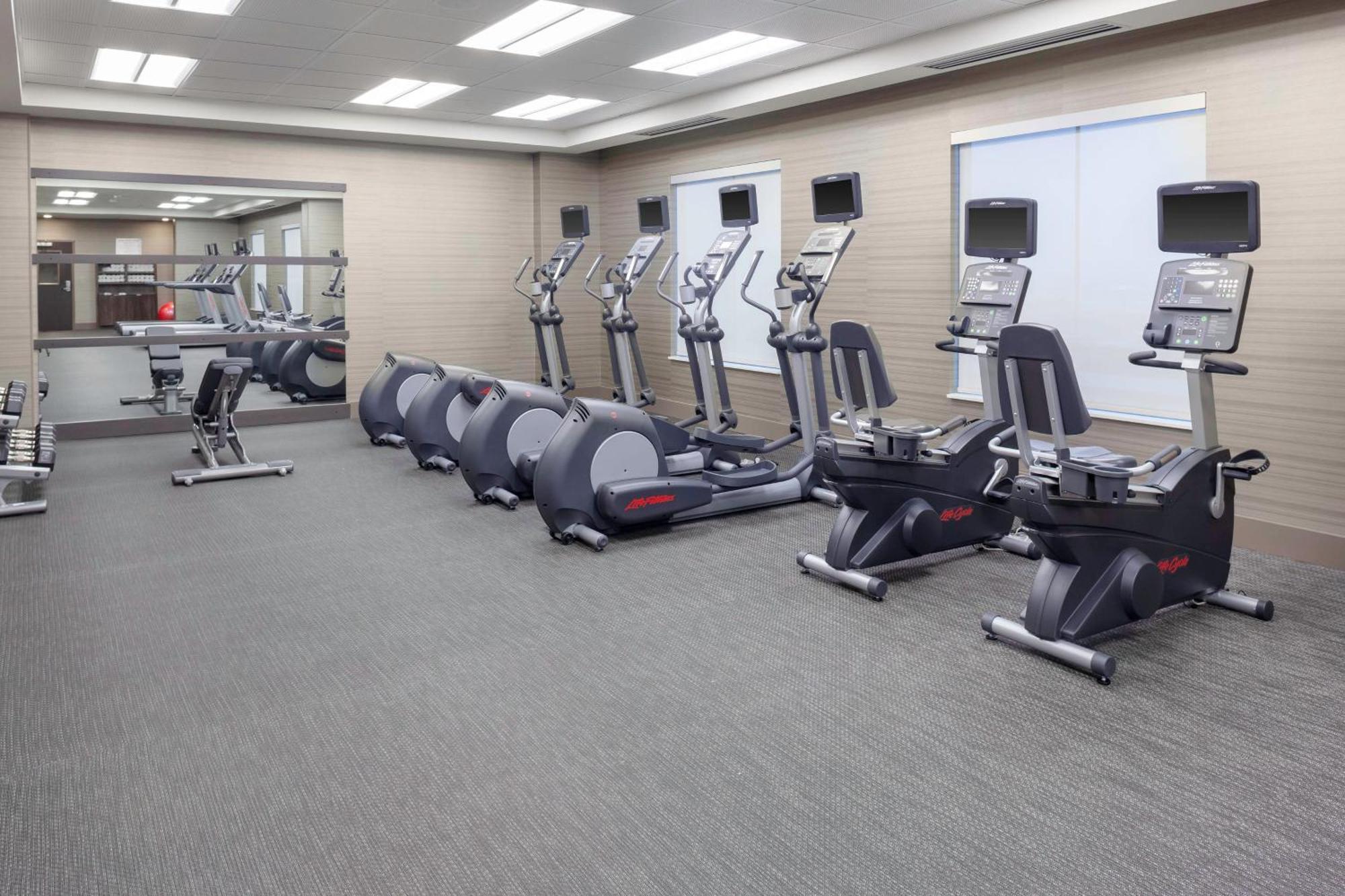 Courtyard By Marriott Downtown/reunion District Hotel 3*