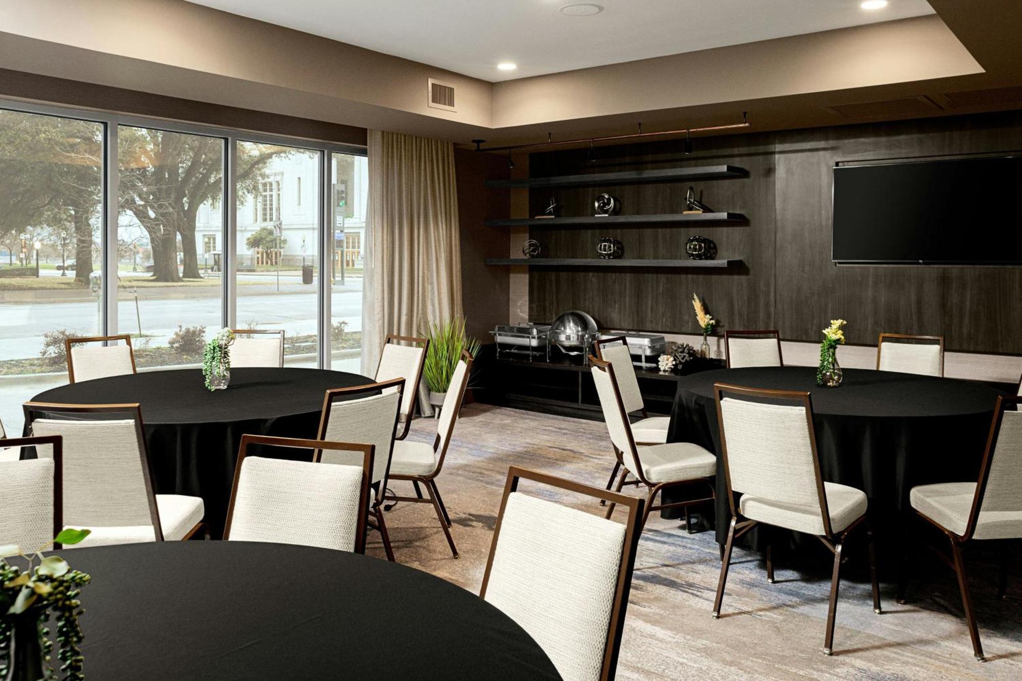 Hotel Courtyard By Marriott Downtown/reunion District Dallas