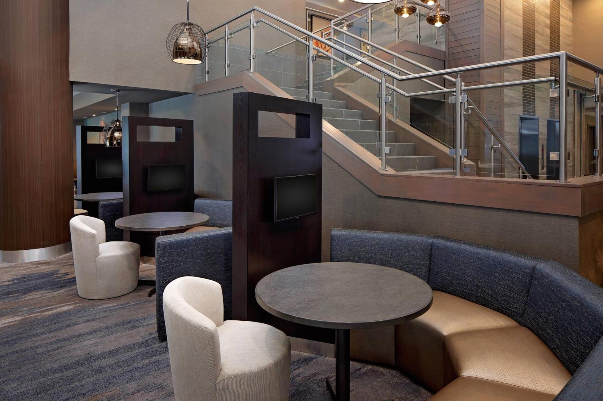 Courtyard By Marriott Downtown/reunion District 3* Dallas
