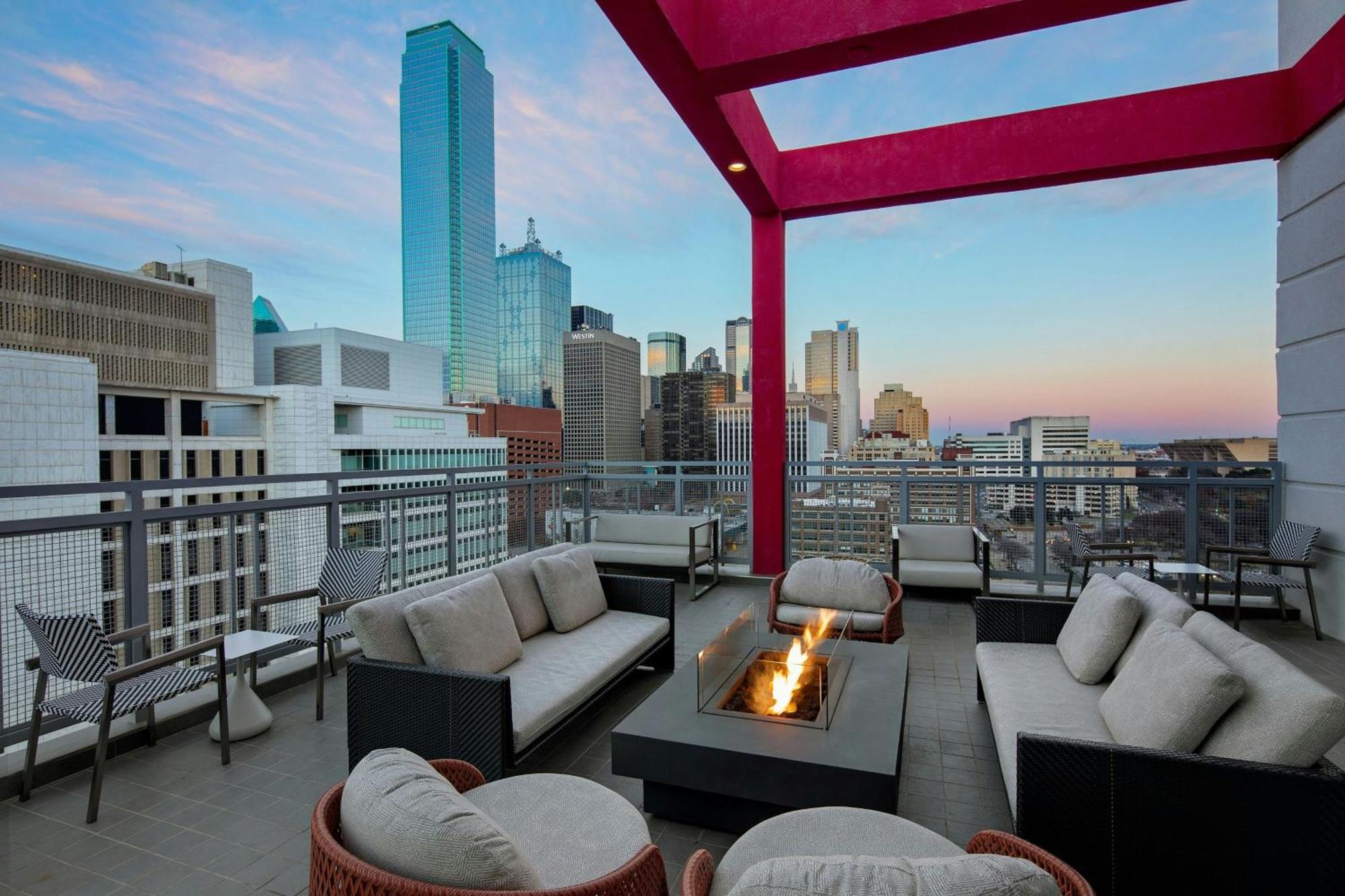 Courtyard By Marriott Downtown/reunion District Hotel 3*