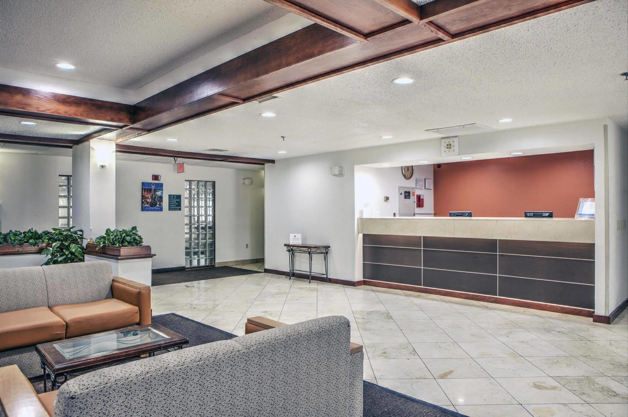 Hotel 6-dallas, Tx - Northwest 2*