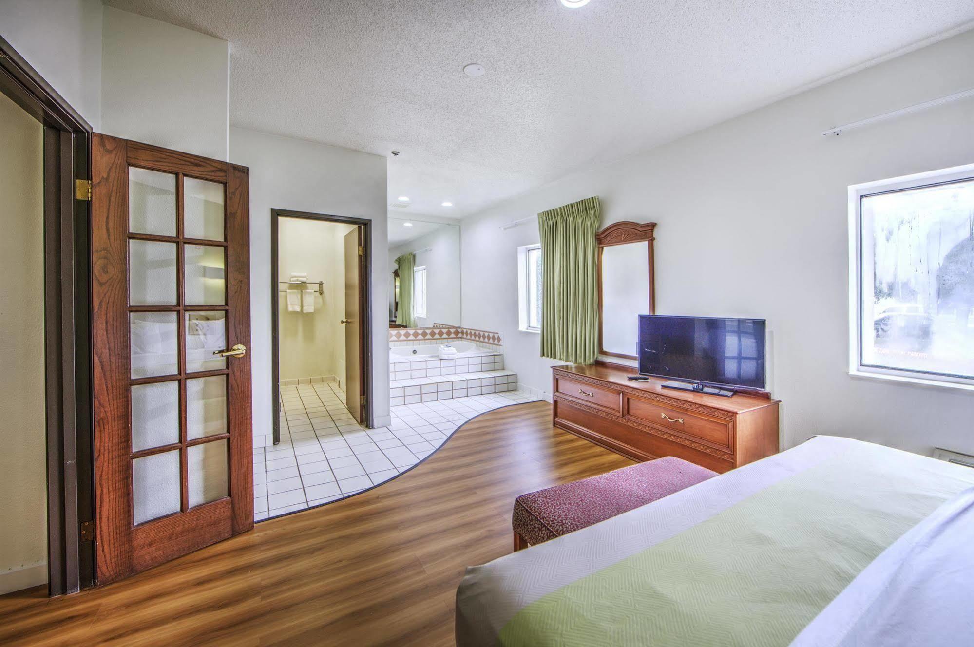 6-dallas, Tx - Northwest Dallas