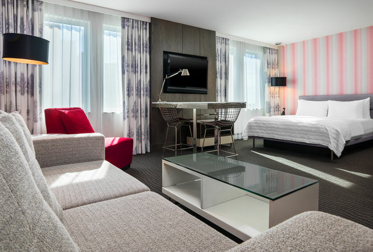 Le Meridien By The Galleria Hotel 4*