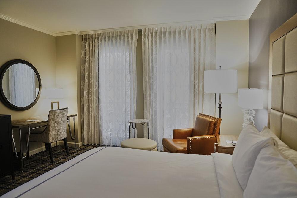 Hotel The Adolphus, Autograph Collection 5*