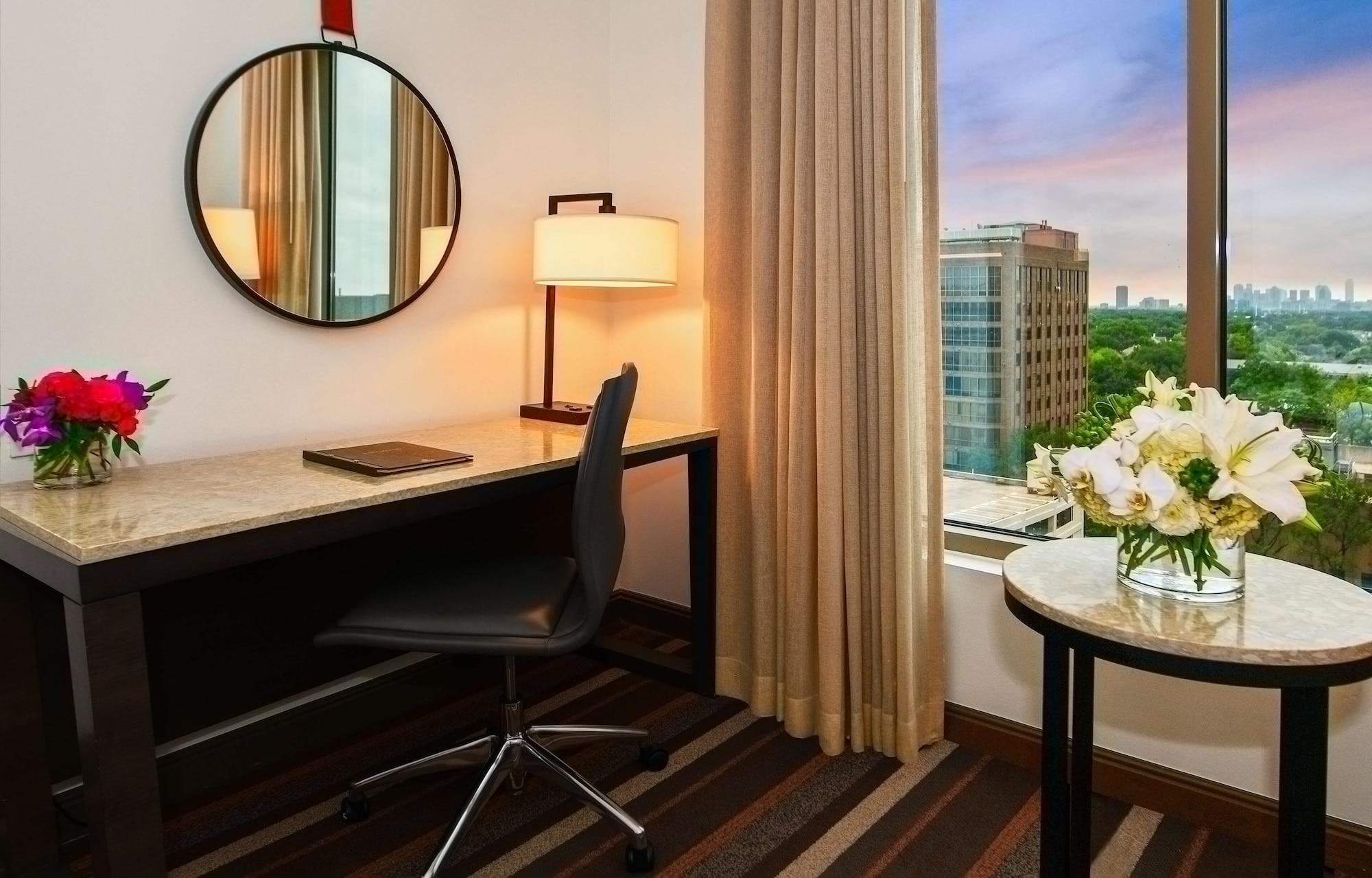 Hilton Dallas-park Cities 3*