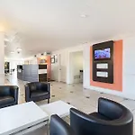 Motel 6 Dallas Market Center