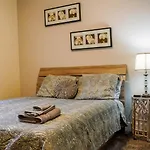 6 Bedroom Big Dallas Home W Hot Tub , Fire Pit & Basketballhoop