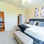 1Br Executive Suite With Pool, Gym & Fast Wi-Fi By Envitae