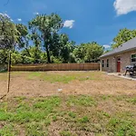 Modern 4 Bedroom Near Downtown, Zoo