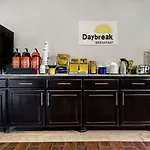 Days Inn & Suites By Wyndham Dallas