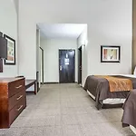 Comfort Inn & Suites Love Field Dallas Market Center