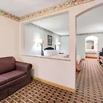 Super 8 By Wyndham Dallas South