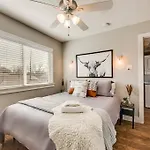 Heart Of Dallas Flat Close To Baylor Hospital