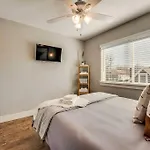 Heart Of Dallas Flat Close To Baylor Hospital