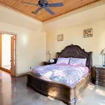 Texas Ranch House With 5 Bedroom And Fish Pond