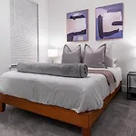 Beautiful Contemporary 4Br Near Downtown Dallas