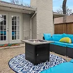 Stay Awhile! Pool Table+ Fire-Pit+ 4 Bedroom+ 2 Baths+ Game-Room!