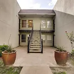 Contemporary Dallas Condo With Pool Access!