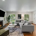 Sunset House - Luxury Pool And Hot Tub Retreat