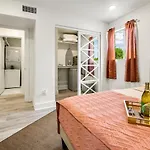 Luxury Queen Suite Near Downtown Dtx/Free Netflix &Parking