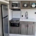 Tiny Home Rv In The Heart Of Dallas & Dos XX