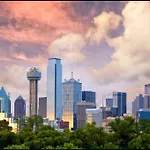 Contemporary Lux 1Bd Downtown