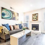 North Dallas Updated One Bedroom Apartment