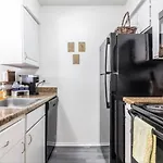 North Dallas Updated One Bedroom Apartment