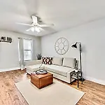 New - Near Deep Ellum + Downtown Dallas Flat